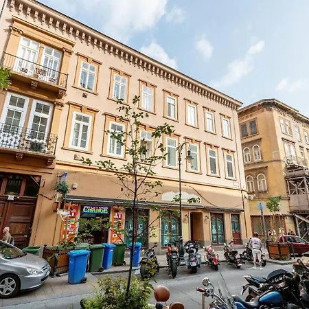 Magic Romantic, Kiraly Street Escape For Two By Nw Budapest