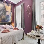 Magic Romantic, Kiraly Street Escape For Two By Nw *