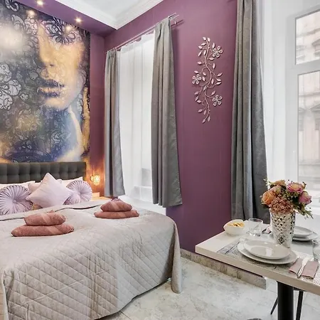 Magic Romantic, Király Street Escape For Two By Nw *