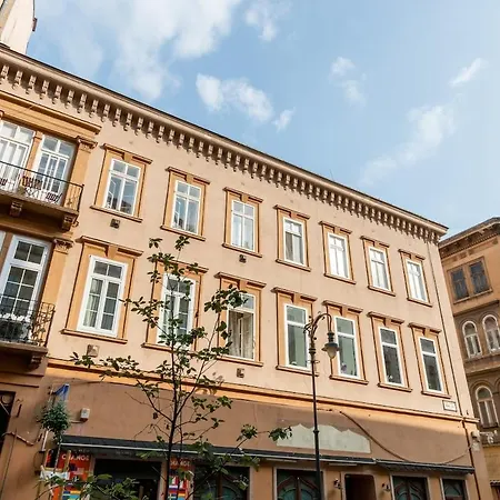 Magic Romantic, Király Street Escape For Two By Nw