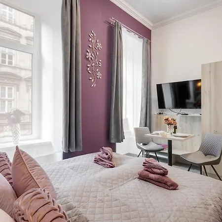 Magic Romantic, Király Street Escape For Two By Nw Budapeste