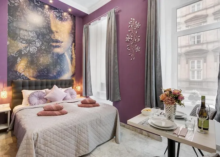 Magic Romantic, Kiraly Street Escape For Two By Nw *